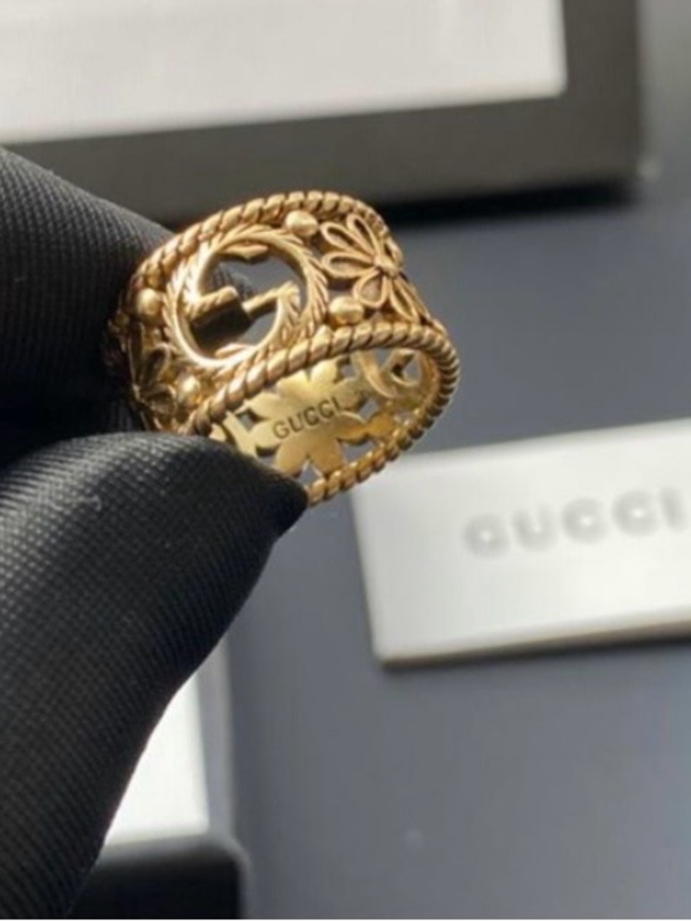 GUCCI Old Gold Tone Floral Openwork Wide Band Ring size 6